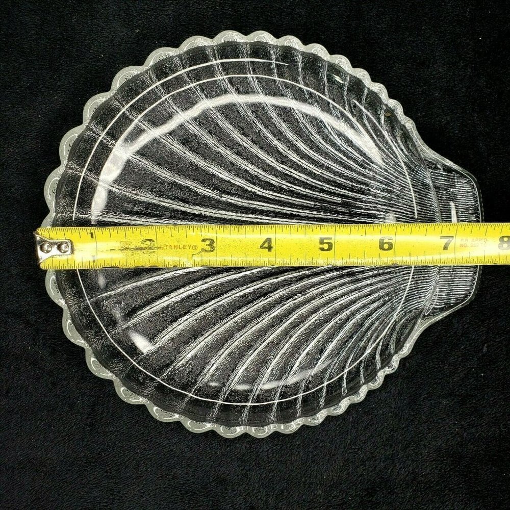 Anchor Hocking Shell Snack Plates Ribbed Clear - Picture 5 of 5